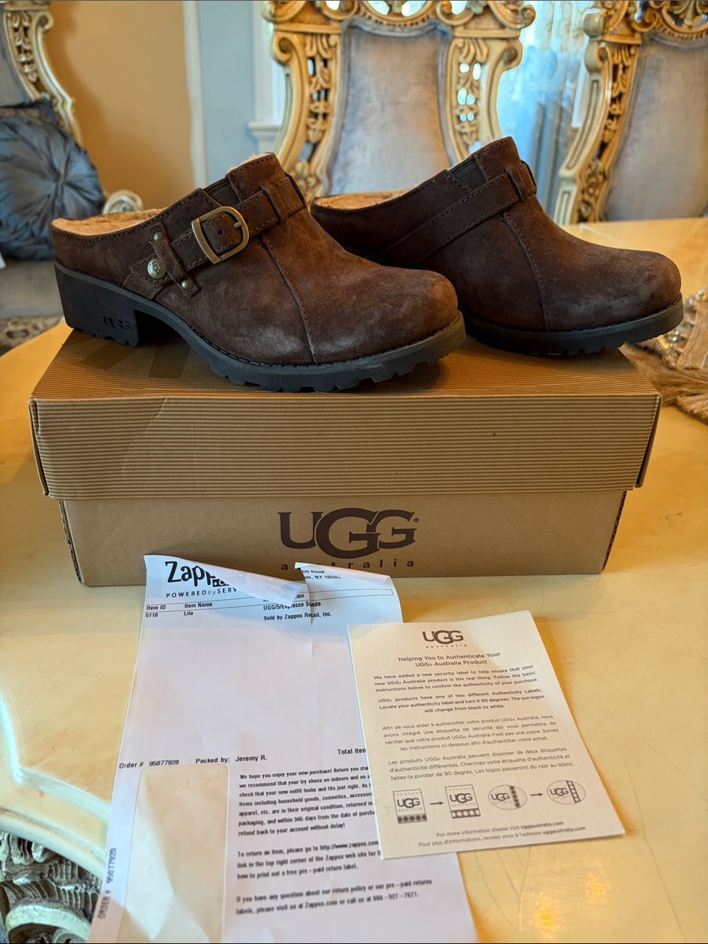 UGG women’s W LILA size 5 brown suede